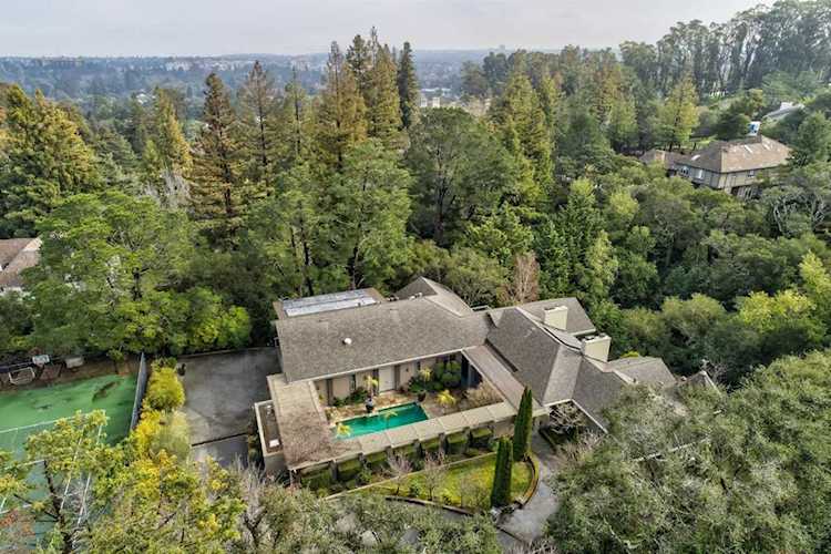 840 Lombardi Lane Hillsborough, CA 94010