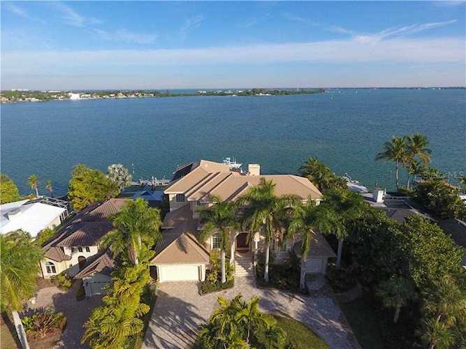 236 N Washington Drive Sarasota, FL 34236