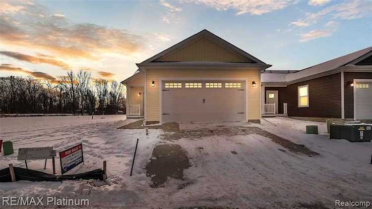 4525 Jack's Alley Hamburg Twp, MI 48139