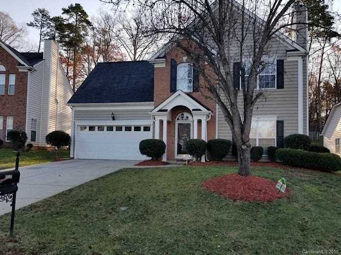 8210 Chatham Oaks Dr Concord, NC 28027 | MLS 3576282 Photo 1
