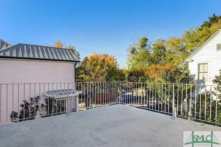 303 W Henry St Savannah, GA 31401