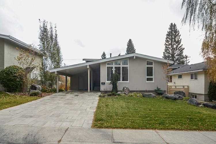 6 Chisholm Crescent NW Calgary, AB T2L 0Z1