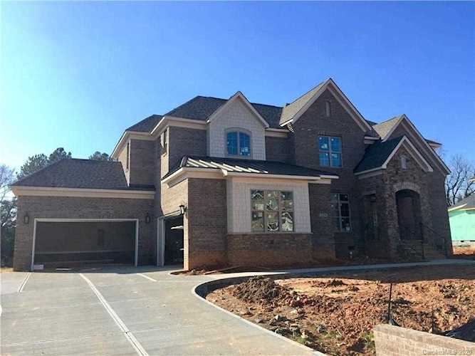 1128 Grand Oak Dr Waxhaw, NC 28173