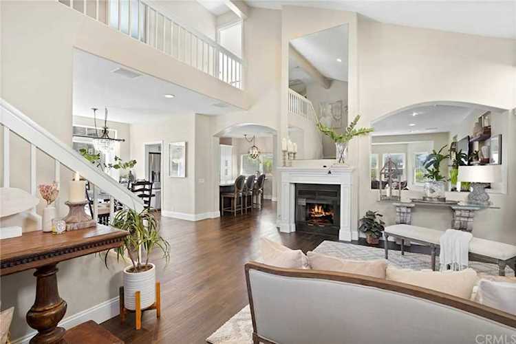 28 Narbonne Laguna Niguel, CA 92677
