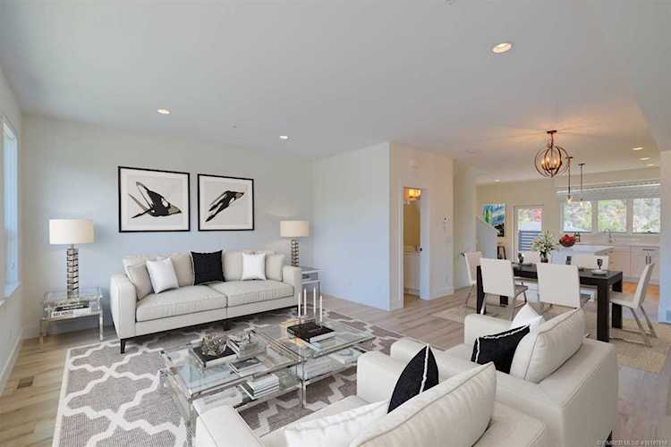 12798 Lake Hill Drive Lake Country, BC V2V2W5
