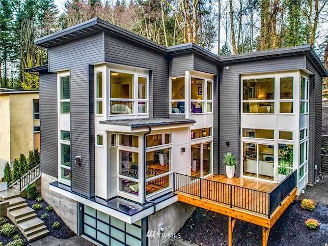 10330 Hyla Ave NE Bainbridge Island, WA 98110