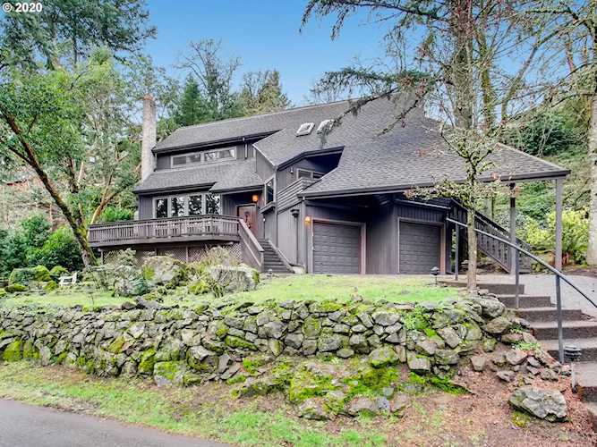 1981 Summit Dr Lake Oswego, OR 97034