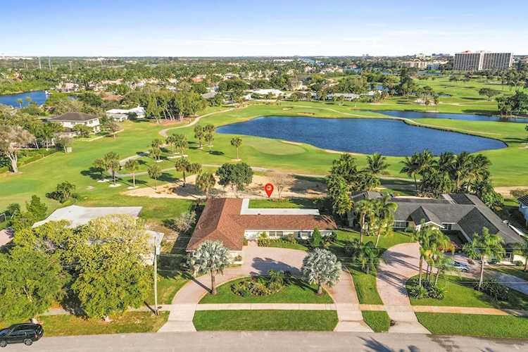 561 Greenway Drive North Palm Beach, FL 33408