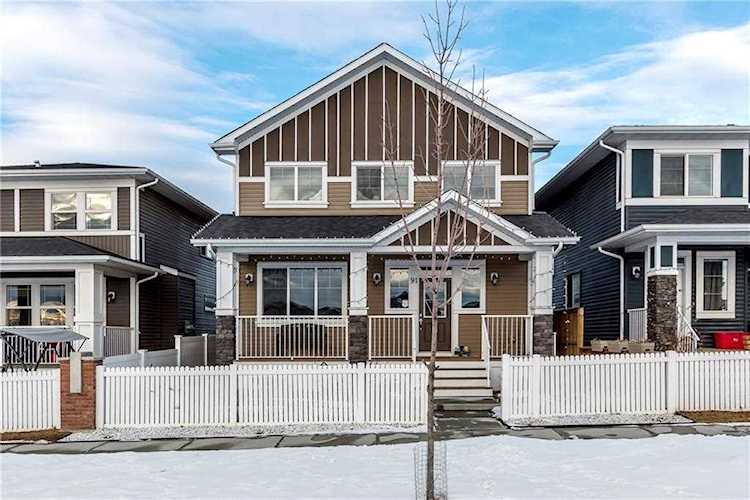 91 Redstone Garden(s) NE Calgary, AB T3N 0J8