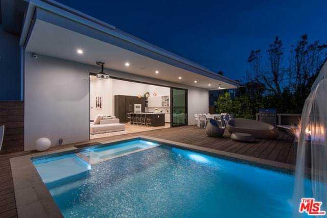 7547 Westlawn Avenue Westchester, CA 90045