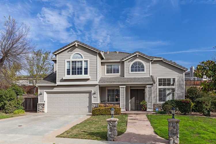 7045 Livery Ln San Jose, CA 95135
