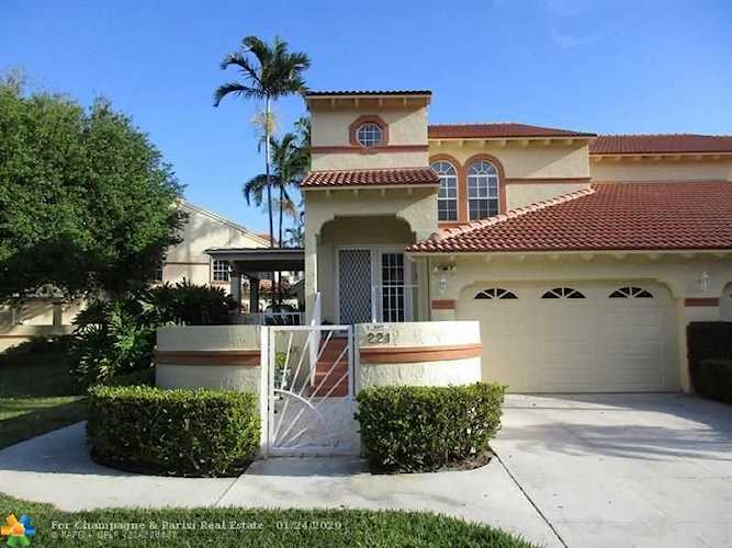 7621 Mackenzie Court #221 Lake Worth, FL 33467