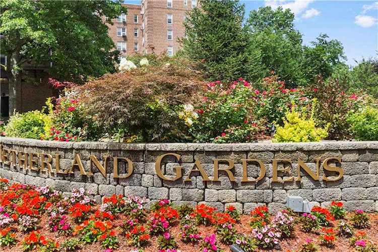 5635 Netherland #2B Bronx, NY 10471