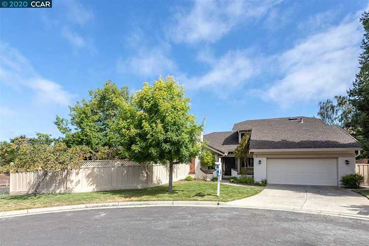1 Peralta Ct Moraga, CA 94556