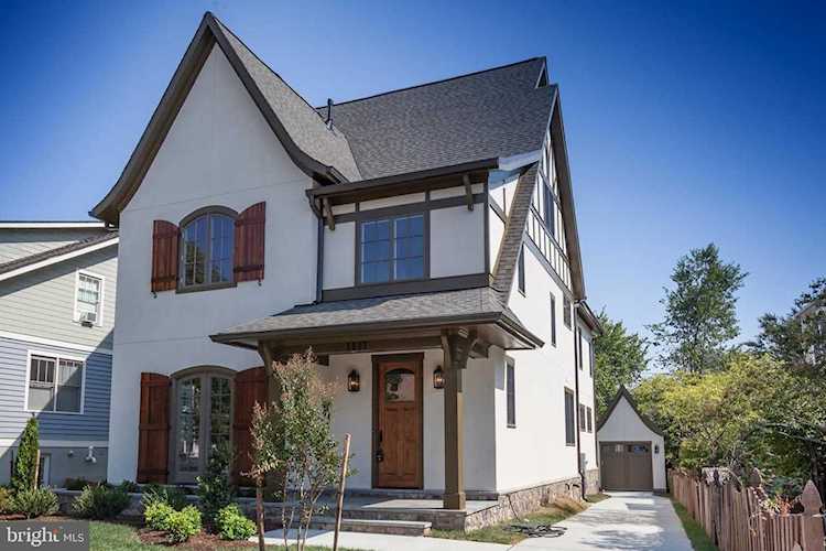 1607 Bryan St Arlington, VA 22201