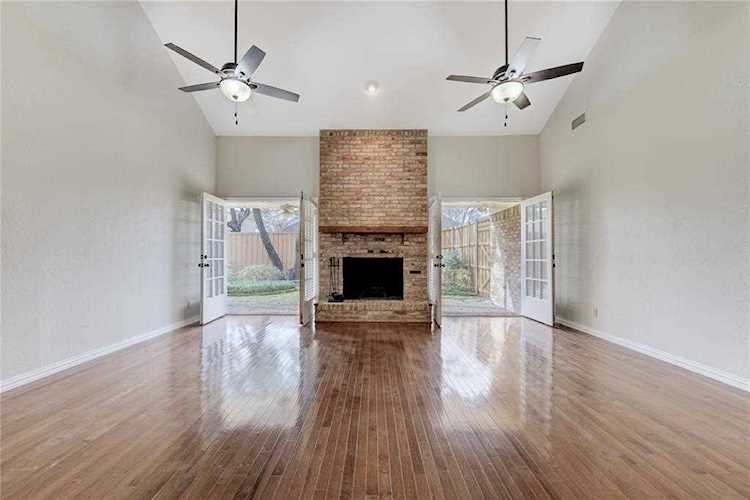 9128 Vista Creek Drive Dallas, TX 75243