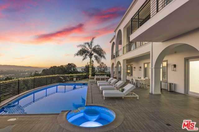 3846 Sherwood Place Sherman Oaks, CA 91423