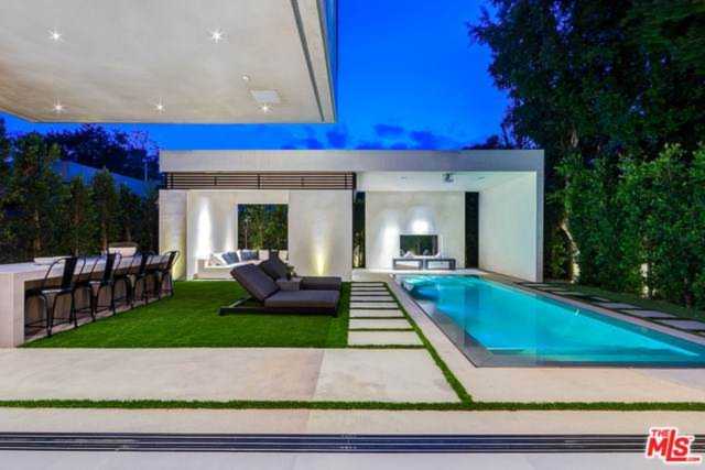935 N La Jolla Avenue West Hollywood, CA 90046