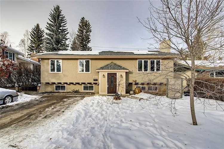 2918 Oakmoor Crescent SW Calgary, AB T2V 3Z7