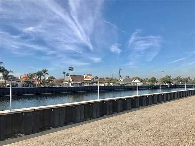 22211 Malibu Lane, Huntington Beach, CA 92646 | MLS# OC20016634 | home for sale Photo 1