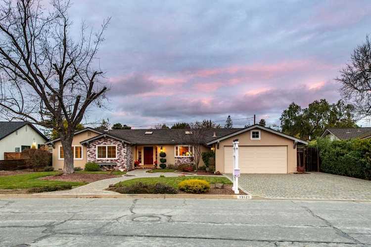 19121 Portos Drive Saratoga, CA 95070