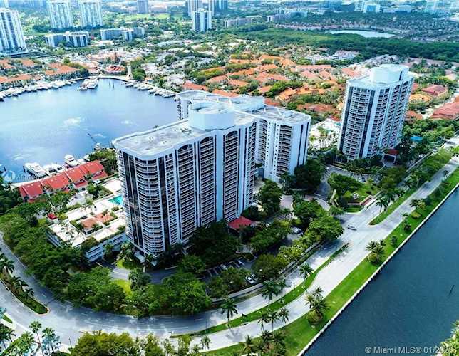 3640 Yacht Club Dr #1202 Aventura, FL 33180