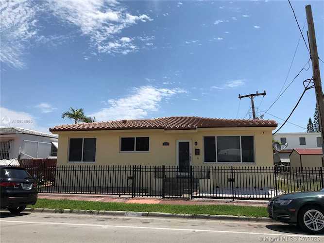 8225 Hawthorne Ave Miami Beach, FL 33141