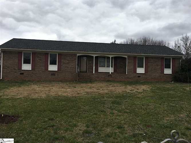 440 Circle Dr Greer, SC 29650