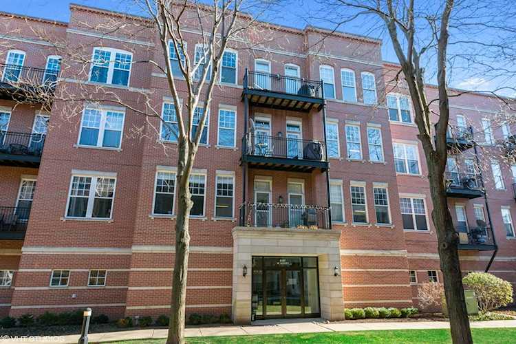 247 W Scott St #308 Chicago, IL 60610