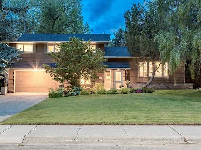 25 Massey Place SW Calgary, AB T2V 2G4