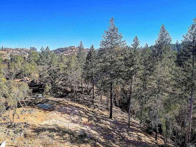 3829 Moss Hollow Court Santa Rosa, CA 95404