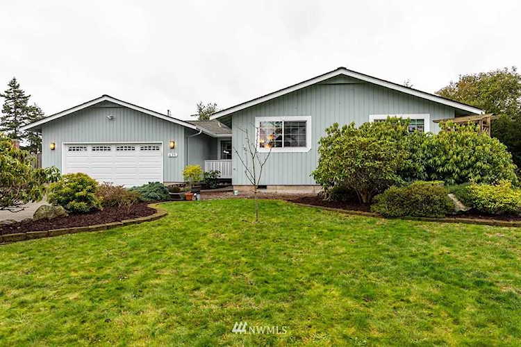 635 NW 3rd Ave Oak Harbor, WA 98277