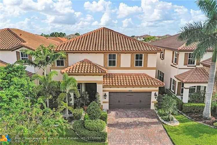 10311 Lake Vista Court Parkland, FL 33076