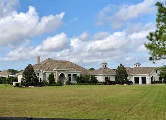 19306 Ganton Avenue Bradenton, FL 34202