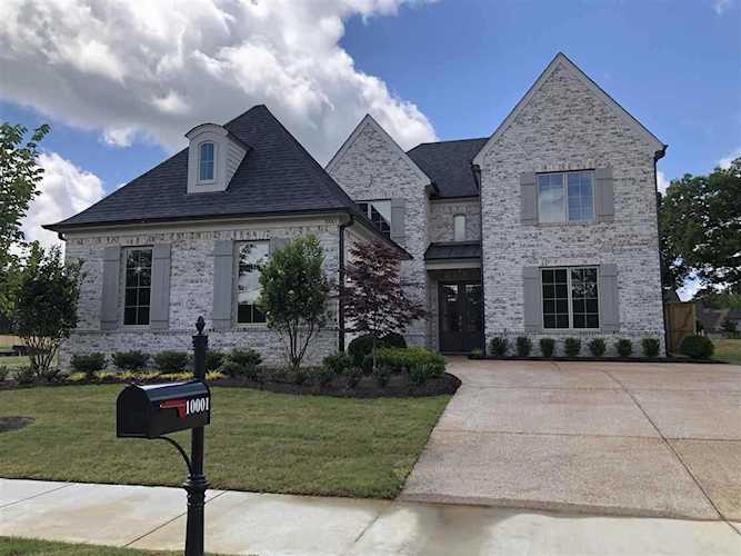 10001 Adagio Cv Lakeland, TN 38002