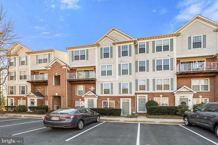 12733 Fair Crest Ct #44 Fairfax, VA 22033 | MLS ® VAFX1107620 Photo 1