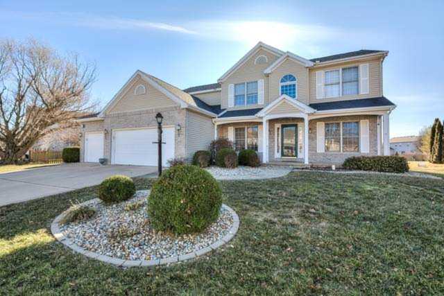 4403 Stonebridge Dr Champaign, IL 61822
