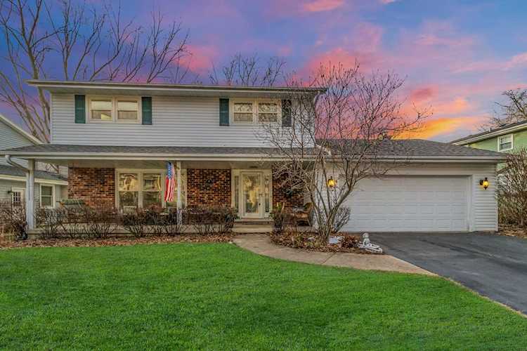 1409 Lark Ln Naperville, IL 60565
