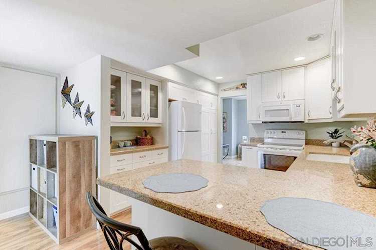 10655 Caminito Banyon San Diego, CA 92131