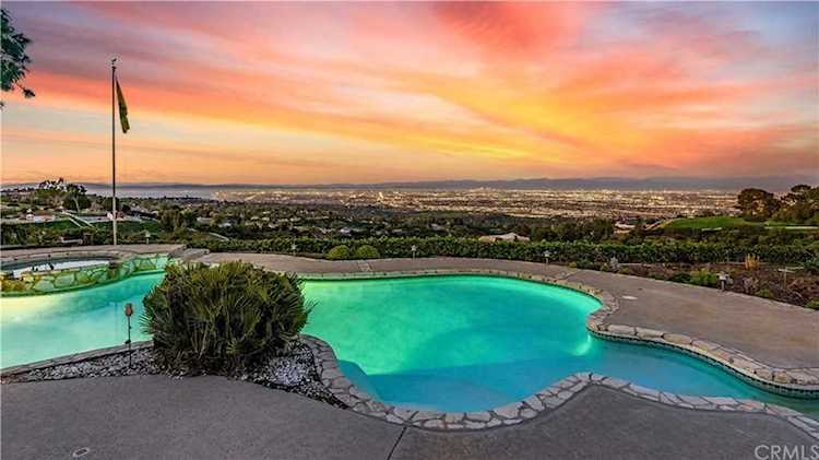 8 N Quail Ridge Road Rolling Hills, CA 90274