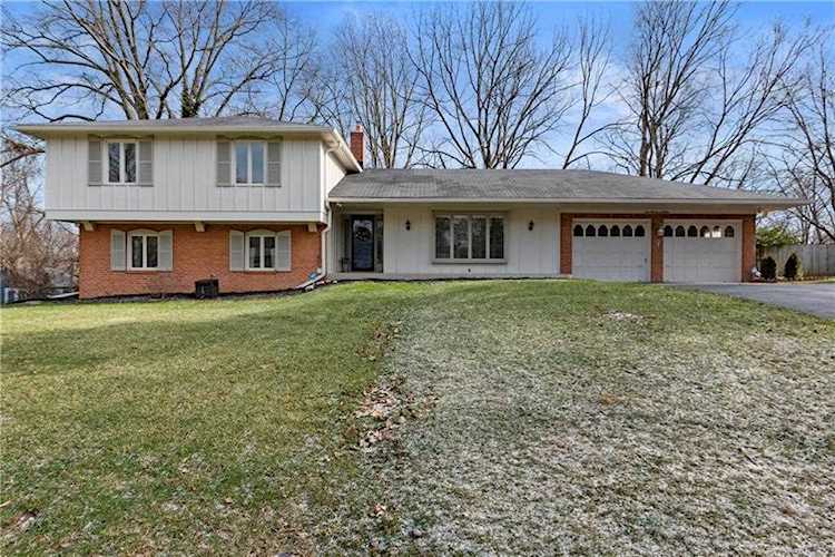 7701 Camelback Drive Indianapolis, IN 46250