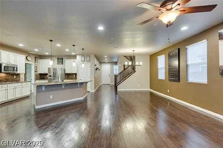 1077 Hickory Park St Las Vegas, NV 89138