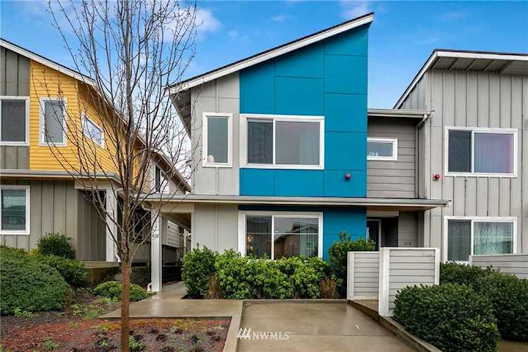 826 SW 96th Place Seattle, WA 98106