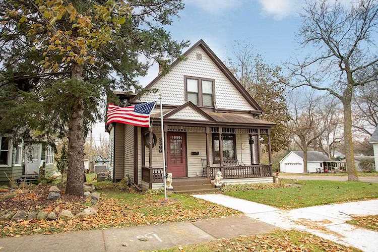 2566 5th Avenue E North Saint Paul, MN 55109