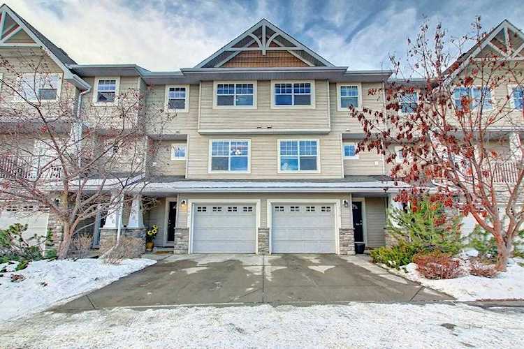 182 Inglewood Grove SE Calgary, AB T2G 5G4