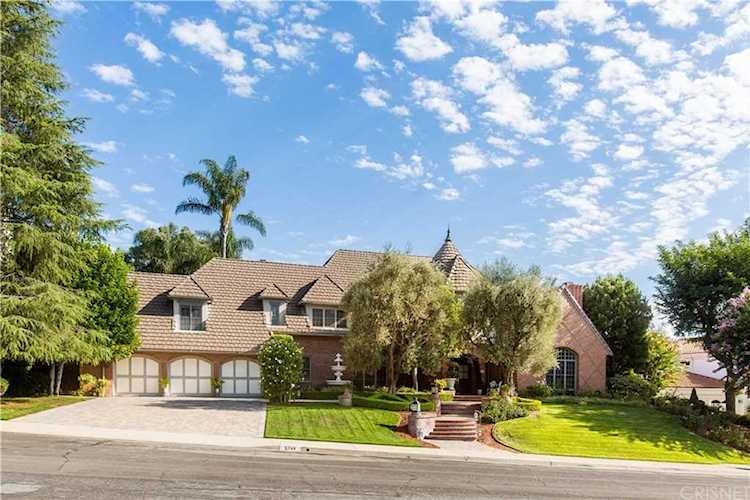 5744 Newcastle Lane Calabasas, CA 91302