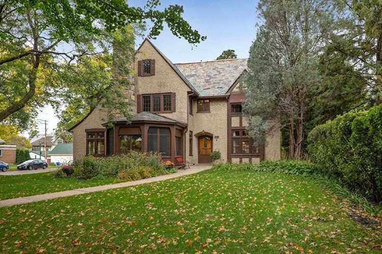 1665 Summit Avenue Saint Paul, MN 55105