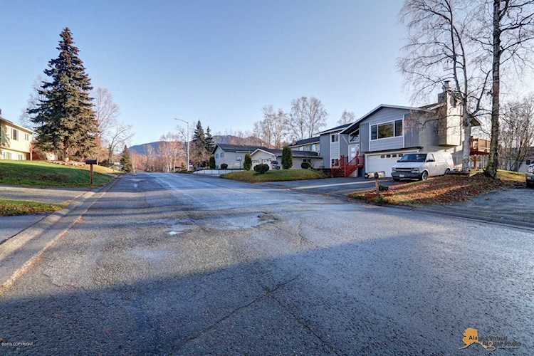 8520 E 11th Court Anchorage Ak 99504 Mls 19 19498