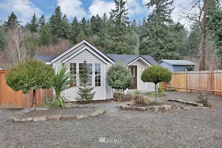 12007 Valley Ave E Puyallup, WA 98372 | MLS ® 1549432 Photo 1