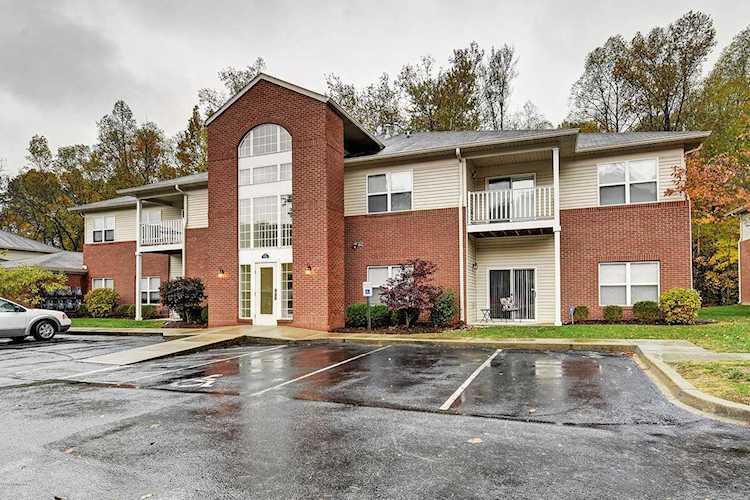 9106 Hawthorne Pointe Dr #204 Louisville, KY 40272 | MLS 1547603 Photo 1